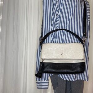 Kate Spade EUC black and cream pebble leather flap Crossbody/shoulder bag